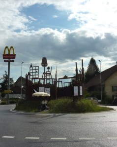 Dorfschreiber_Auto+Wolkenkreisel